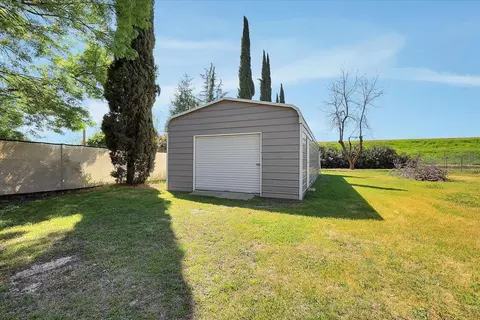 Exterior - 5664 Riverside Dr, Olivehurst, CA 95961 photo 8 of 18