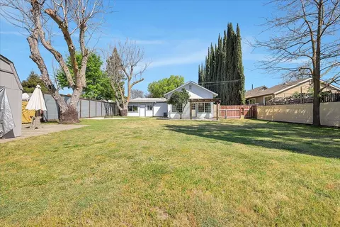 Exterior - 5664 Riverside Dr, Olivehurst, CA 95961 photo 14 of 18