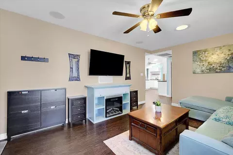 Living - 5664 Riverside Dr, Olivehurst, CA 95961 photo 1 of 2