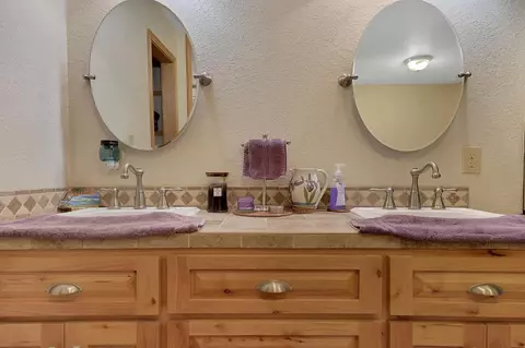 Bath - 2059 Winton Rd, West Point, CA 95255 photo 2 of 4