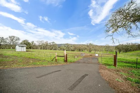 Exterior - 3570 Stagecoach Rd, Copperopolis, CA 95228 photo 6 of 16