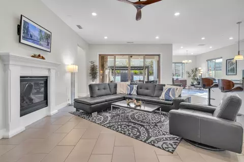Living - 2942 Laredo Dr, Rocklin, CA 95765 photo 1 of 2