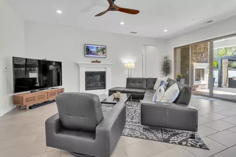 Living - 2942 Laredo Dr, Rocklin, CA 95765 photo 2 of 2