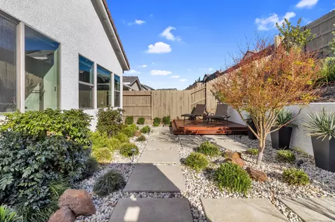 Exterior - 2942 Laredo Dr, Rocklin, CA 95765 photo 7 of 8