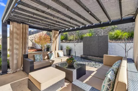 Exterior - 2942 Laredo Dr, Rocklin, CA 95765 photo 5 of 8