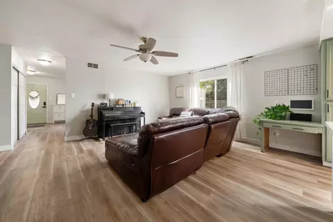 Living - 5417 Edgerly Way, Carmichael, CA 95608 photo 8 of 10