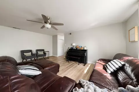Living - 5417 Edgerly Way, Carmichael, CA 95608 photo 9 of 10