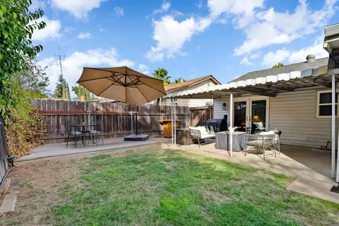 Exterior - 5417 Edgerly Way, Carmichael, CA 95608 photo 6 of 11