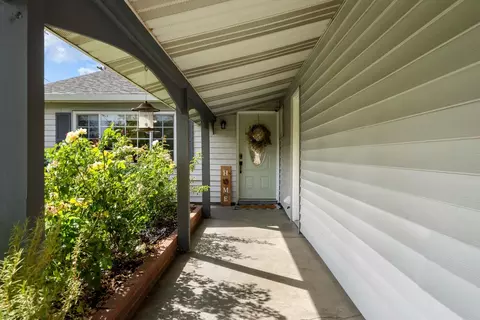 Exterior - 5417 Edgerly Way, Carmichael, CA 95608 photo 4 of 11