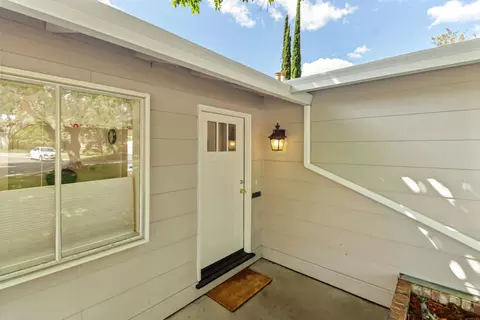 6201 Eastmont Ct, Carmichael, CA 95608 photo 3