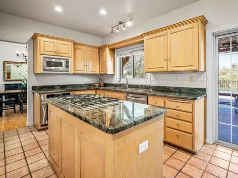 Kitchen - 5373 Prairie Loop, Placerville, CA 95667 photo 1 of 4