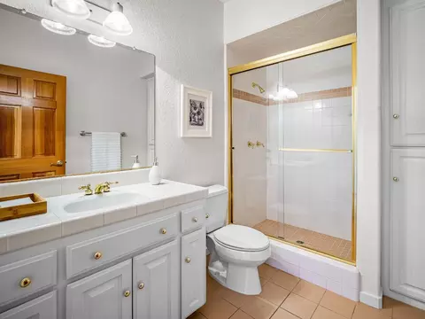 Bath - 5373 Prairie Loop, Placerville, CA 95667 photo 1 of 4