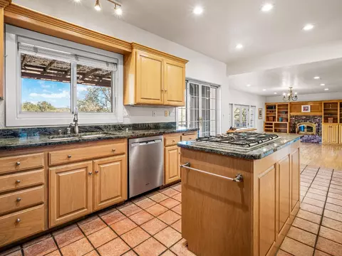 Kitchen - 5373 Prairie Loop, Placerville, CA 95667 photo 4 of 4