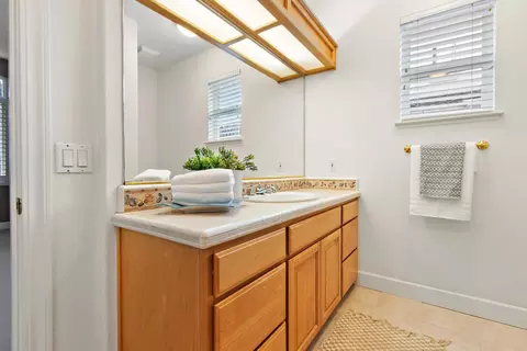 Bath - 3117 Northfield Ct, Davis, CA 95616 photo 5 of 6