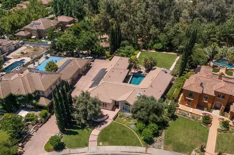 View/Area - 3117 Northfield Ct, Davis, CA 95616 photo 6 of 10