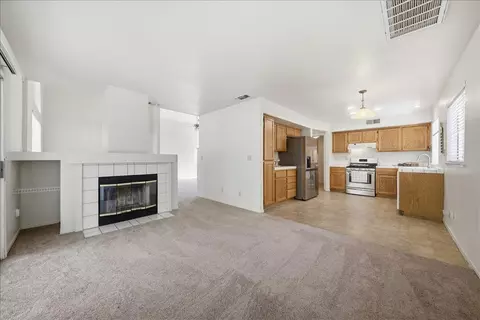 Living - 8317 Bramble Bush Cir, Antelope, CA 95843 photo 6 of 6