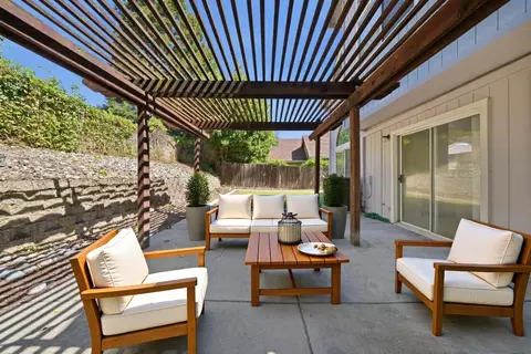 Exterior - 8317 Bramble Bush Cir, Antelope, CA 95843 photo 4 of 6