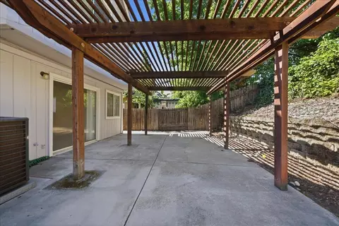 Exterior - 8317 Bramble Bush Cir, Antelope, CA 95843 photo 5 of 6