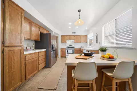 Kitchen - 8317 Bramble Bush Cir, Antelope, CA 95843 photo 2 of 3