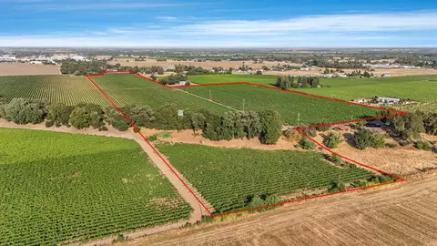 18050 N Tretheway Rd, Lockeford, CA 95237
