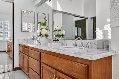 Bath - 248 Carson St, Hercules, CA 94547 photo 5 of 9