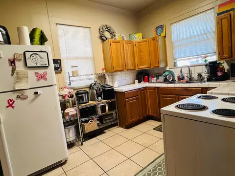 Kitchen - 612 16th St, Modesto, CA 95354 photo 1 of 3