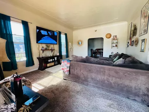 Living - 612 16th St, Modesto, CA 95354 photo 1 of 2