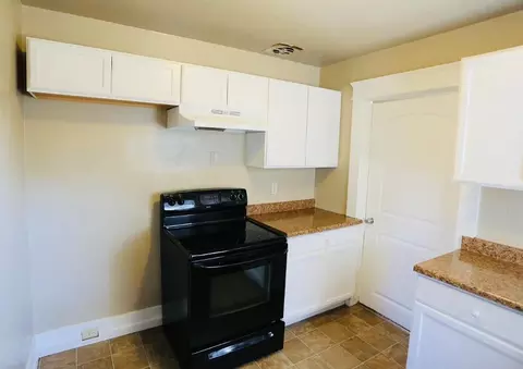 Kitchen - 612 16th St, Modesto, CA 95354 photo 3 of 3