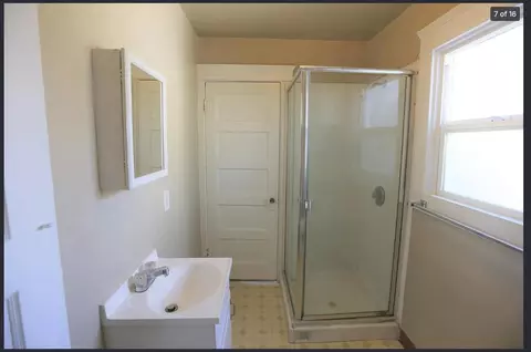 Bath - 612 16th St, Modesto, CA 95354 photo 2 of 3