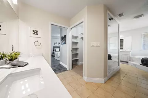 Bath - 6312 Skittone Rd, Modesto, CA 95356 photo 9 of 11