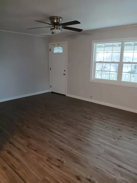 2583 Reservoir Ln, Redding, CA 96002 photo 4