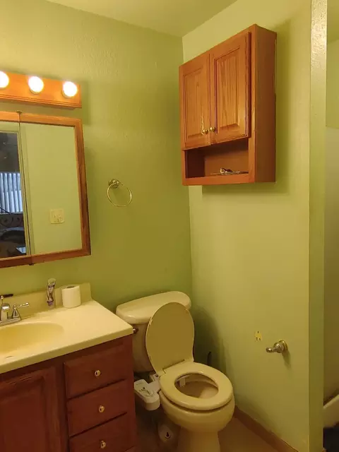 Bath - 2312 St James Pl, Modesto, CA 95350 photo 1 of 1