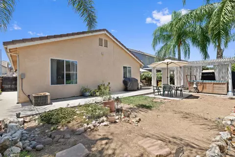 Exterior - 1127 Kestrel Dr, Patterson, CA 95363 photo 5 of 6