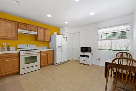 Kitchen - 1127 Kestrel Dr, Patterson, CA 95363 photo 1 of 3