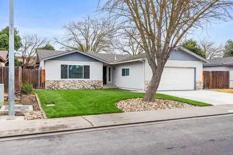 2608 Maxine Dr, Modesto, CA 95350 photo 2