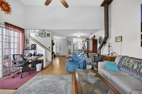 Living - 691 David Cir, Placerville, CA 95667 photo 2 of 4