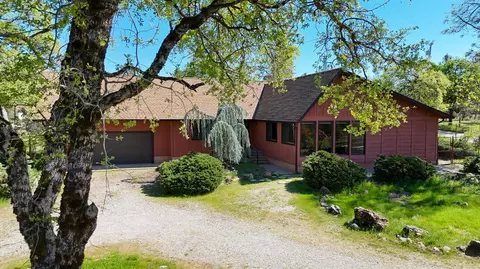 10265 Newtown Rd, Nevada City, CA 95959