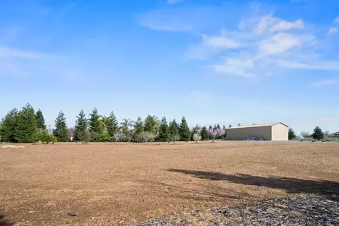 Exterior - 9478 Sidesaddle Dr, Wilton, CA 95693 photo 10 of 12