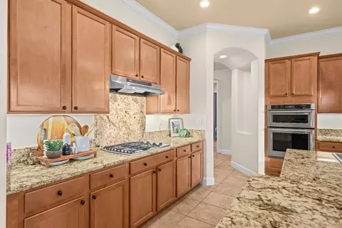 Kitchen - 9478 Sidesaddle Dr, Wilton, CA 95693 photo 2 of 9