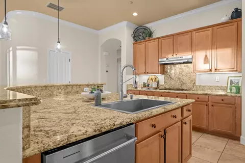 Kitchen - 9478 Sidesaddle Dr, Wilton, CA 95693 photo 5 of 9