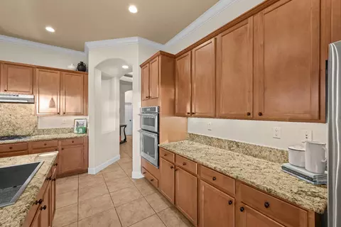 Kitchen - 9478 Sidesaddle Dr, Wilton, CA 95693 photo 4 of 9