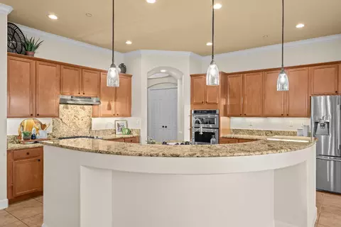 Kitchen - 9478 Sidesaddle Dr, Wilton, CA 95693 photo 8 of 9