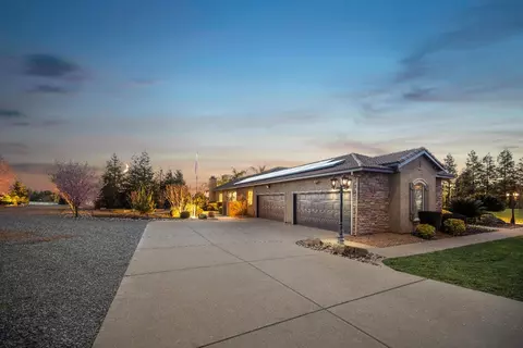 Exterior - 9478 Sidesaddle Dr, Wilton, CA 95693 photo 7 of 12