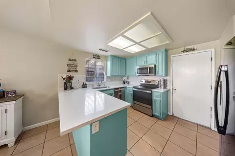 Kitchen - 1821 Walpole Dr, Modesto, CA 95358 photo 2 of 4