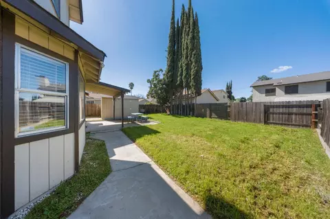 Exterior - 1821 Walpole Dr, Modesto, CA 95358 photo 5 of 7