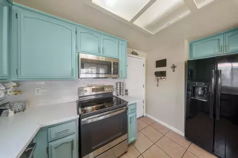 Kitchen - 1821 Walpole Dr, Modesto, CA 95358 photo 3 of 4