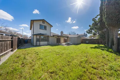 Exterior - 1821 Walpole Dr, Modesto, CA 95358 photo 3 of 7