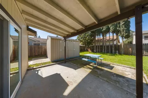 Exterior - 1821 Walpole Dr, Modesto, CA 95358 photo 6 of 7