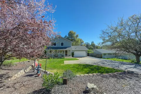 1626 American River Trl, Cool, CA 95614