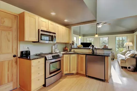 Kitchen - 16710 River Ranch Rd, Grass Valley, CA 95949 photo 2 of 7